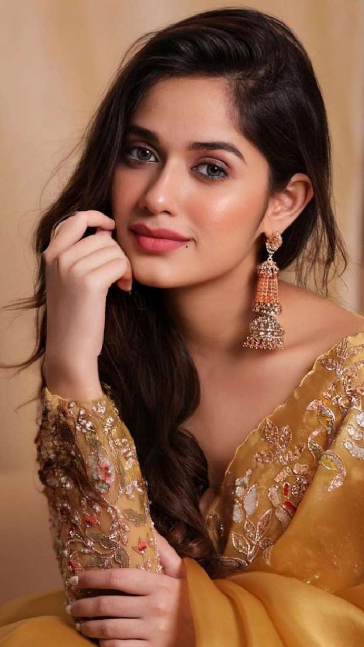 Jannat Zubair: I wanted to make my Bollywood debut at 18, unfortunately  that didn't happen because of the pandemic | The Times of India