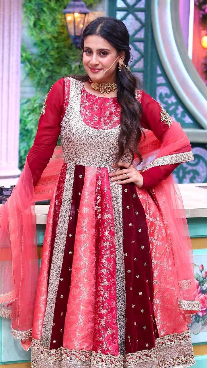 Isha Malviya's Glamorous Outfits For Young Girls To Recreate On Diwali