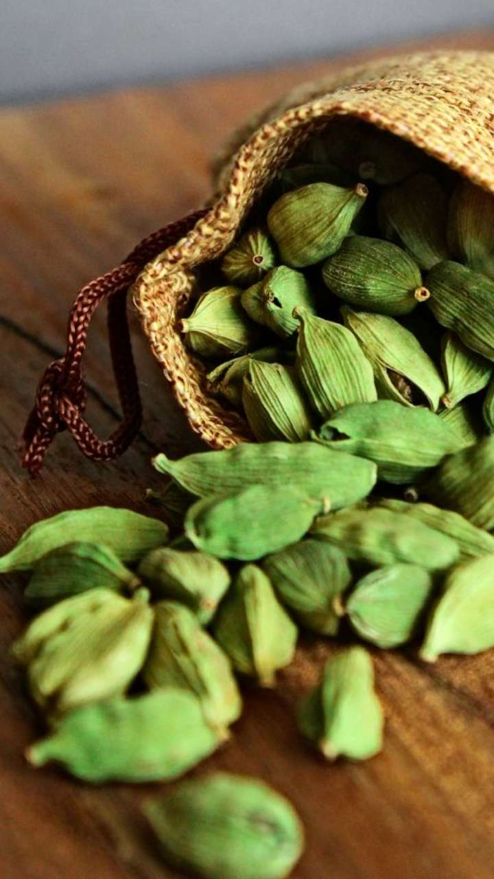 Check Out The Tips To Identify The Fake Cardamom