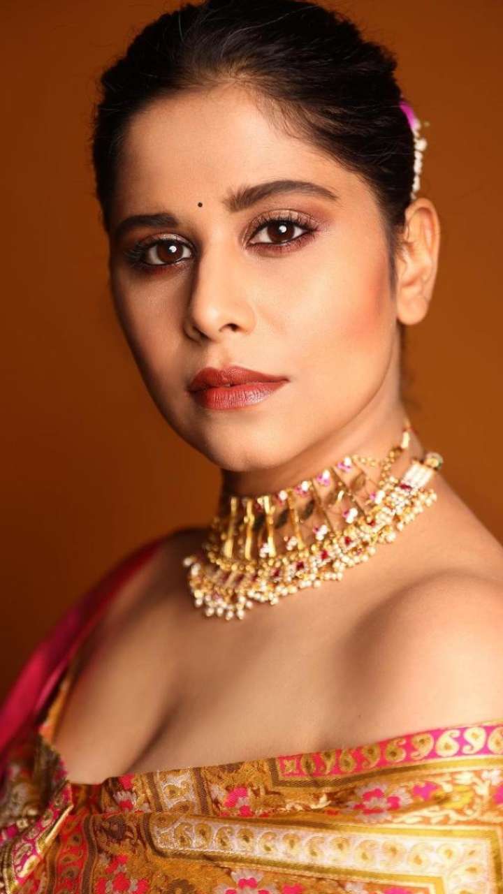 Marathi Actress Sai Tamhankar Will Blow Your Mind In Ethnics!