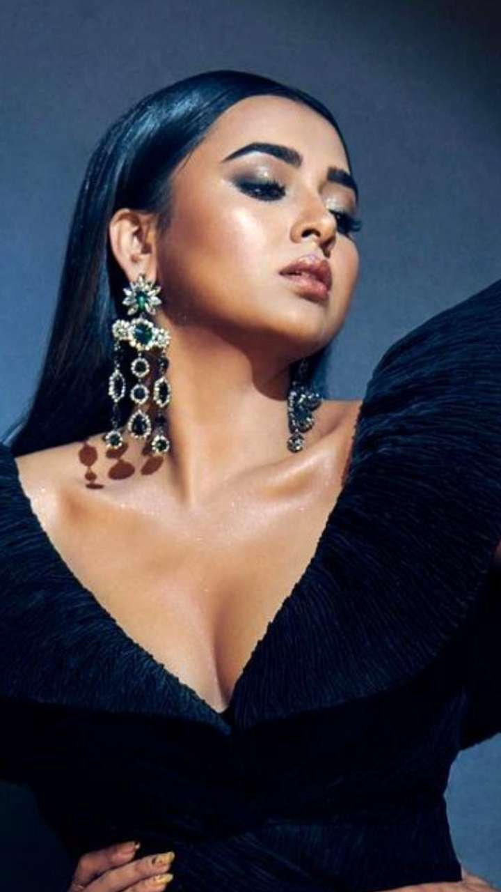 Tejasswi Prakash Has A Trendy And Stellar Earring Collection To Fall For