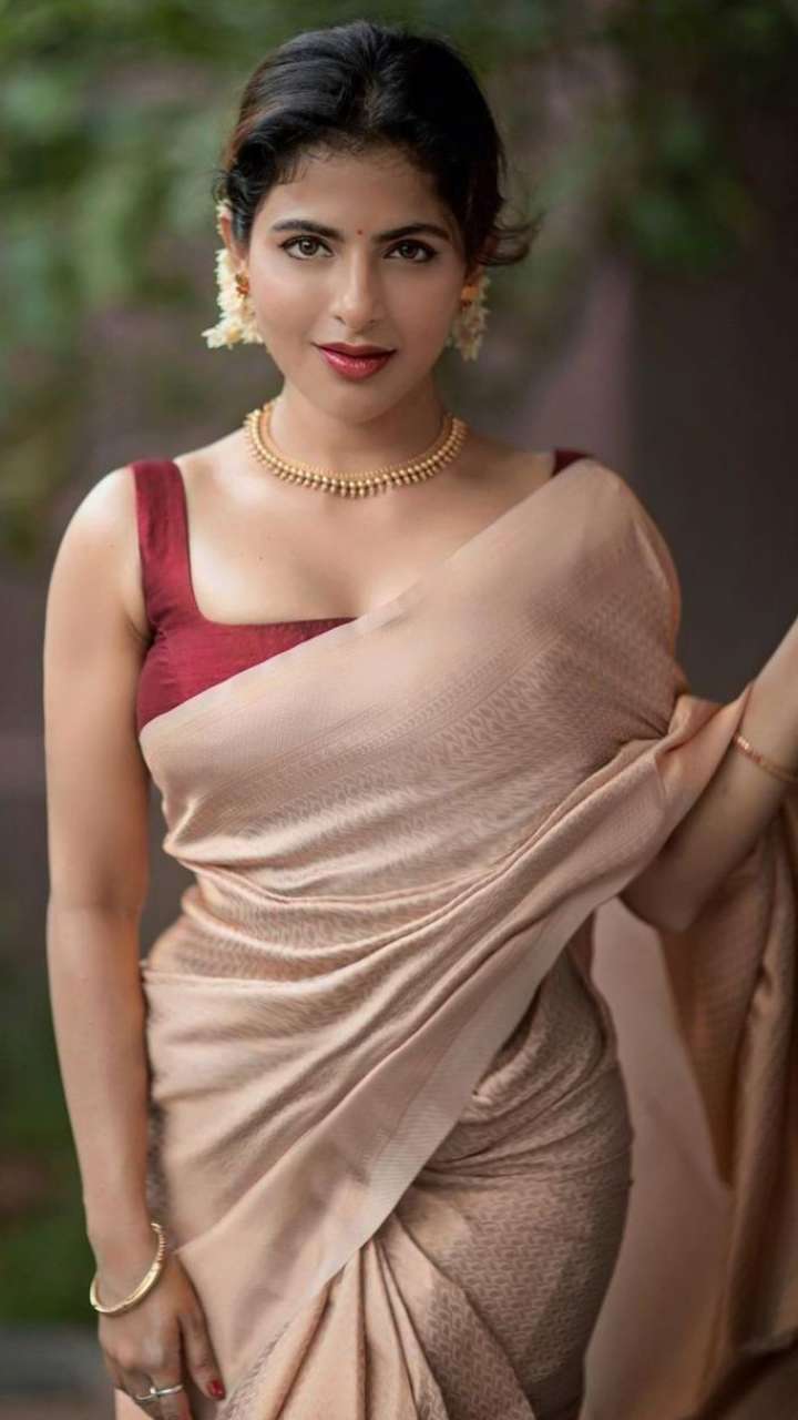 Tamil Actress Iswarya Menon Looks So Ethereal In Sarees