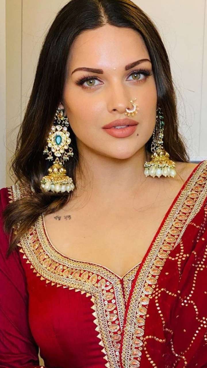 Himanshi Khurana Has A Stellar Earring Collection To Check Out
