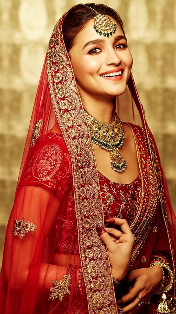 Alia Bhatt And Her Dreamy Red Bridal Outfit