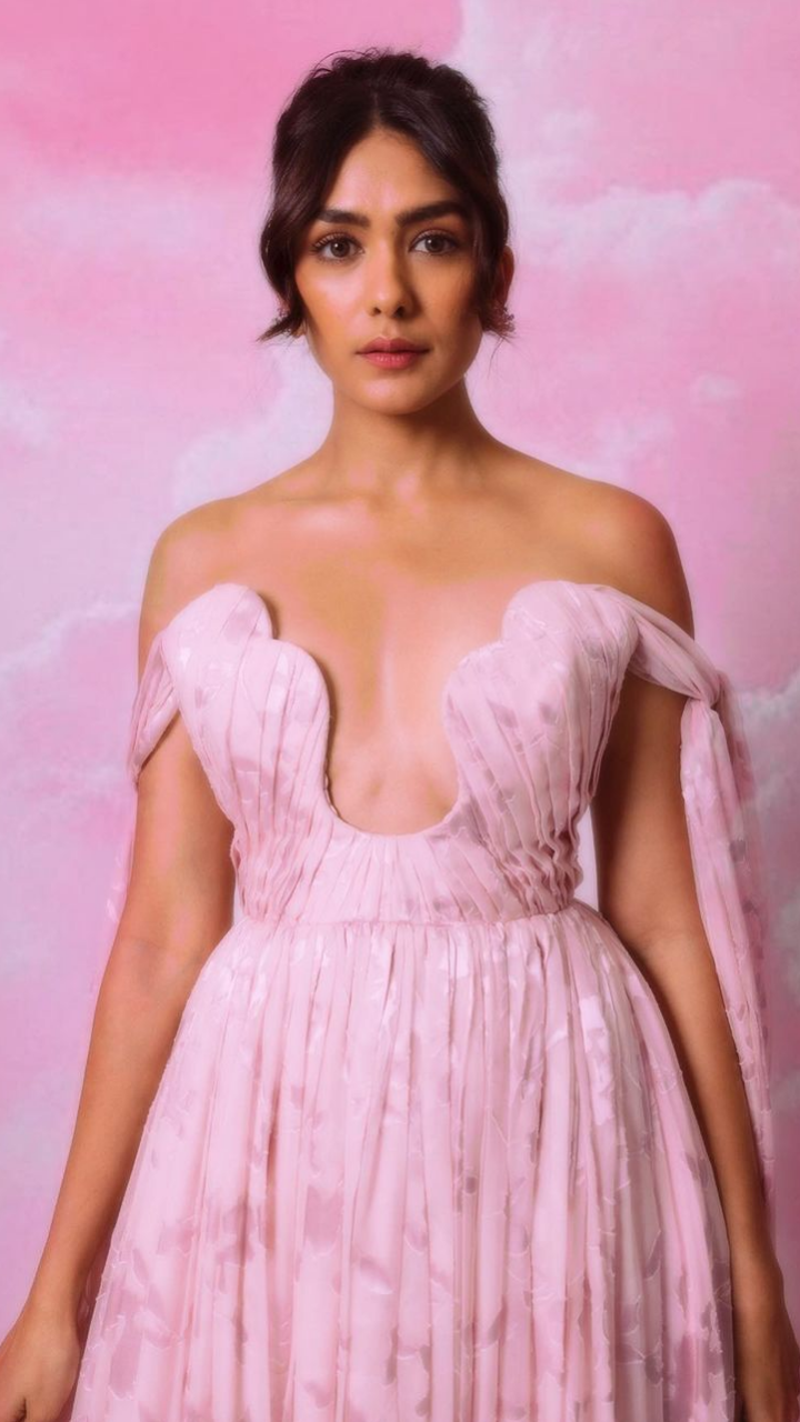 Mrunal Thakur Looks Like A Dreamy Angel In Her Brand New Pink Outfit