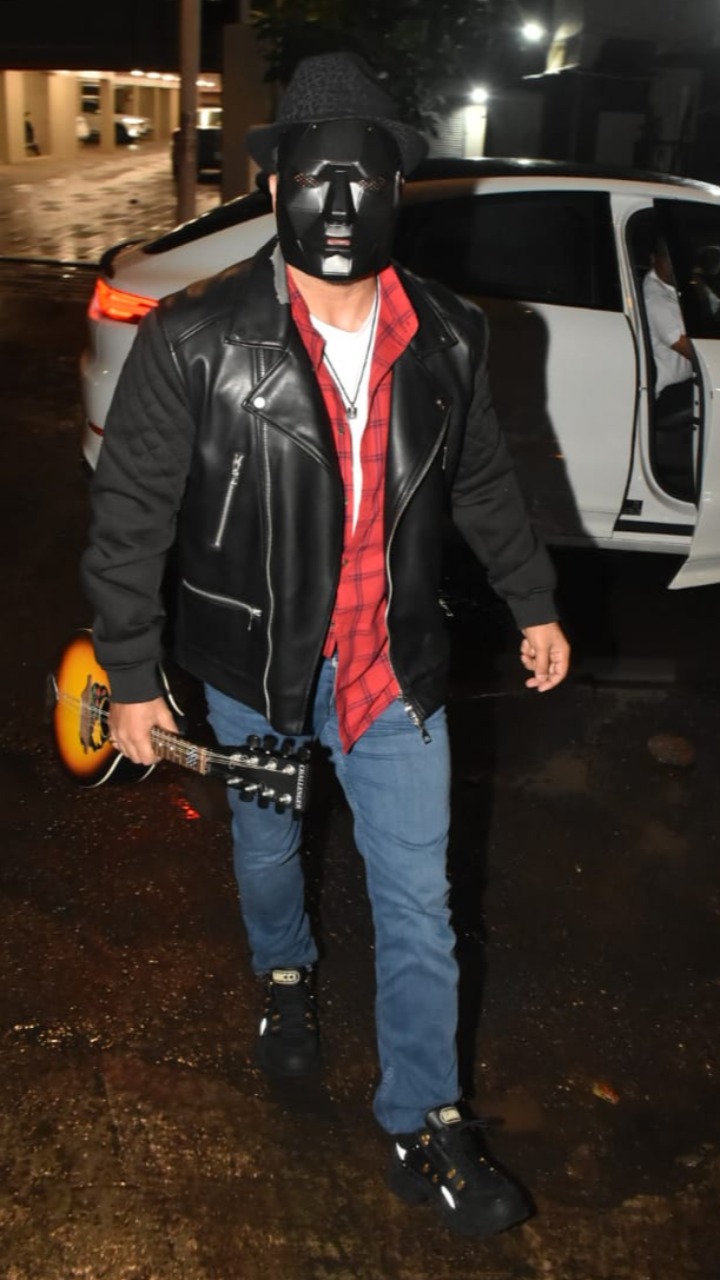 Raj Kundra Spotted Dressed As Raj From DDLJ, See Photos