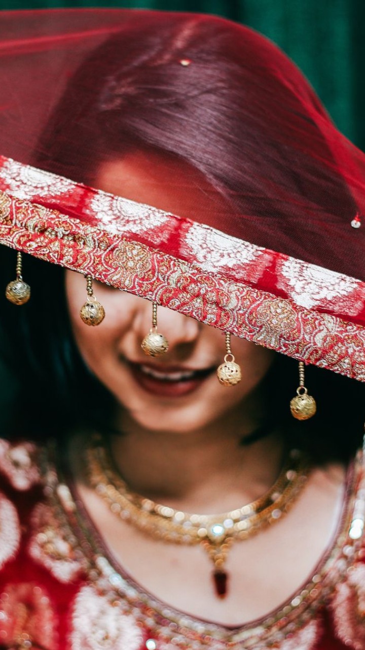 This couple's first Karwa Chauth looks completely adorable! | India Forums