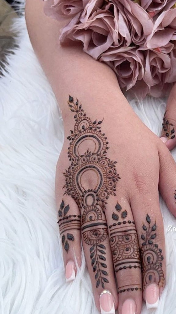 111+ Latest and Trending Arabic Mehndi Designs for Hands & Legs