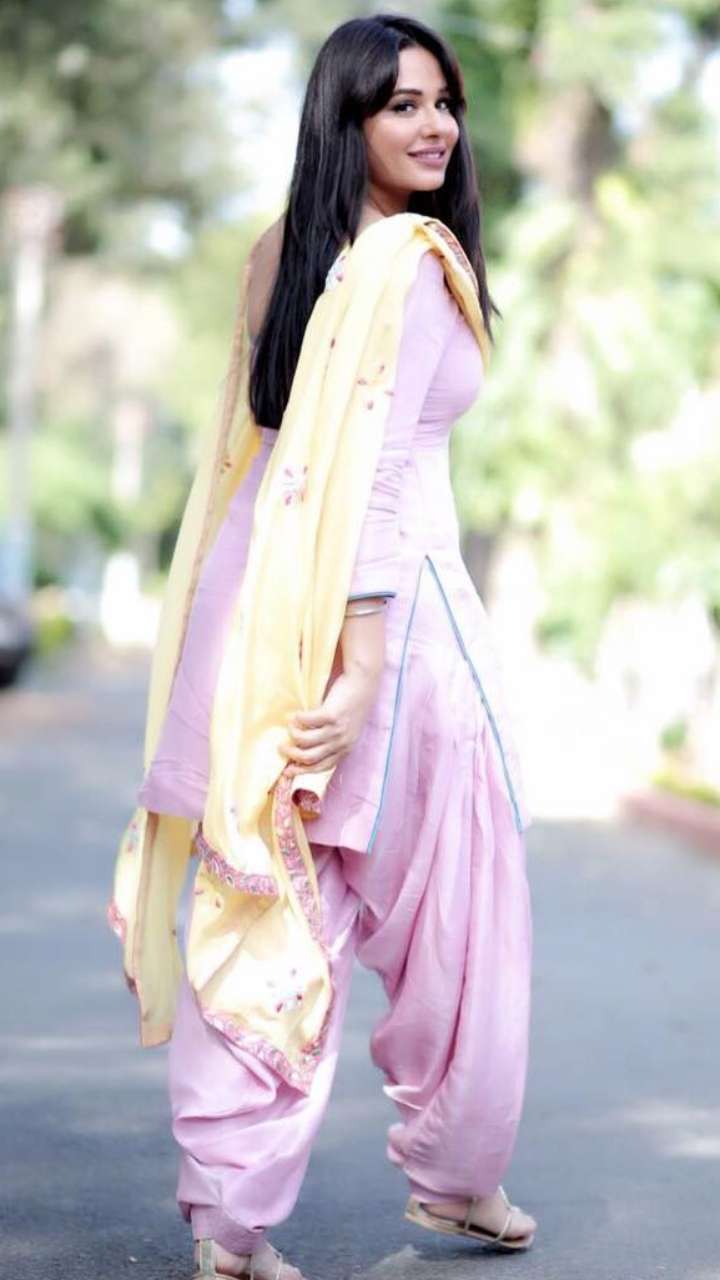 Punjabi Actress Mandy Takhar’s Pretty Suit Looks