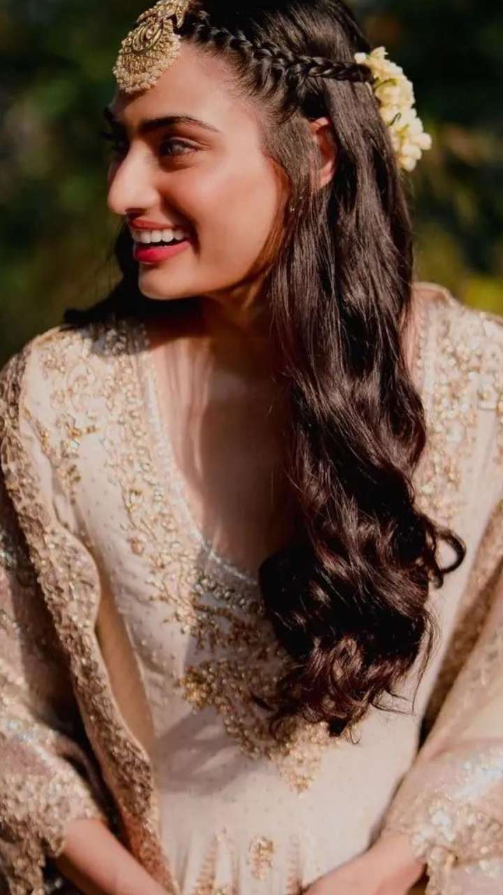 Best Hairstyles For Mehndi Bride