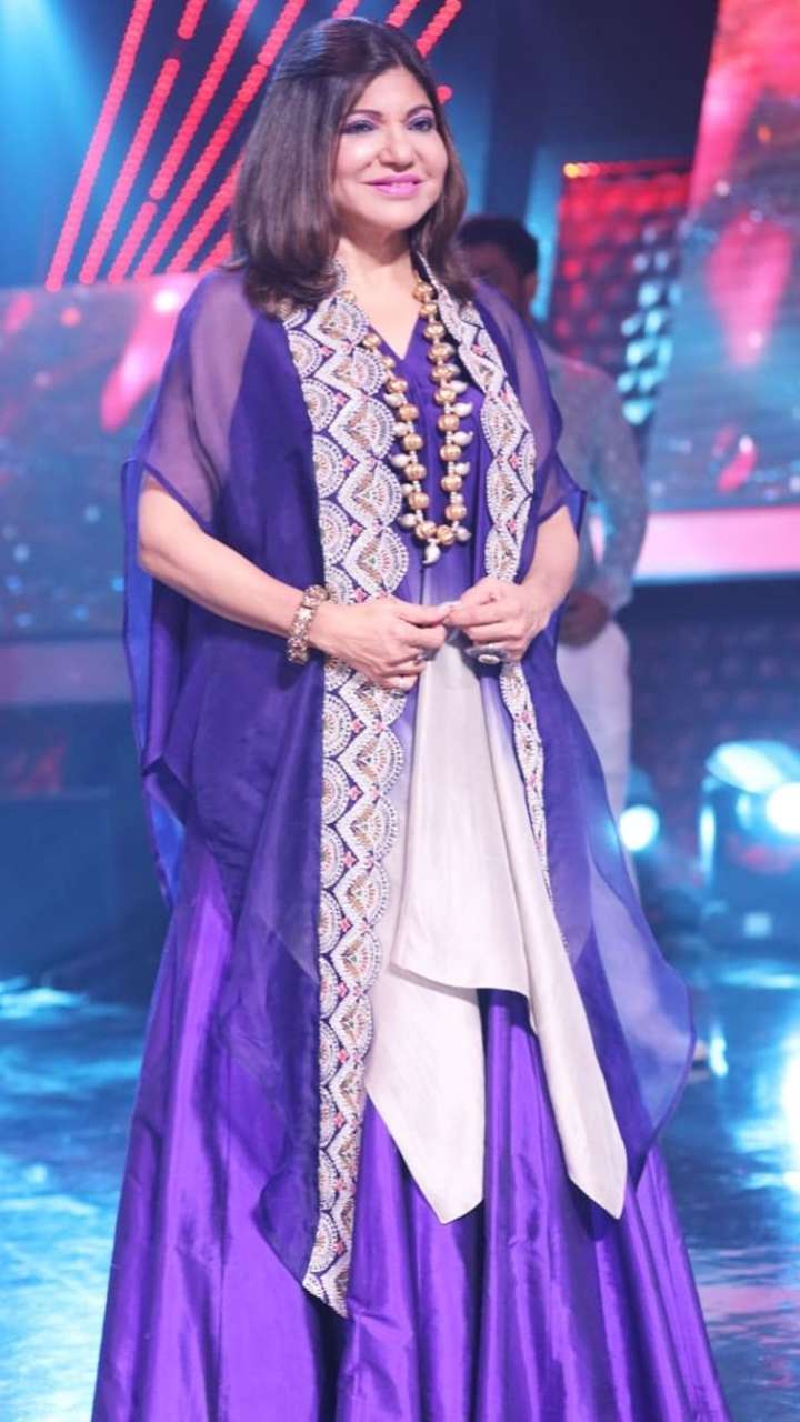 Alka Yagnik Has A Good Choice In Picking Ethnic Fits!