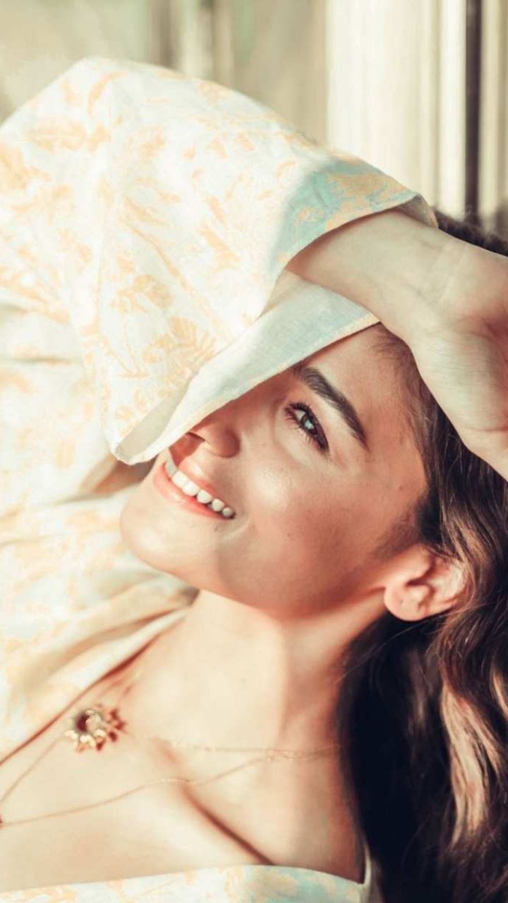 Alia Bhatt & Her Most Gorgeous Sunkissed Images Are Picture Goals!
