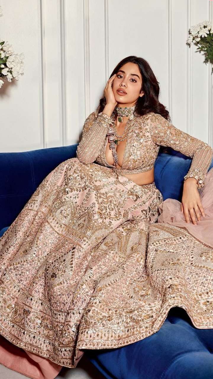 Jhanvi Kapoor in lehengas. She looks nice in tradiational wear. :  r/BollywoodFashion