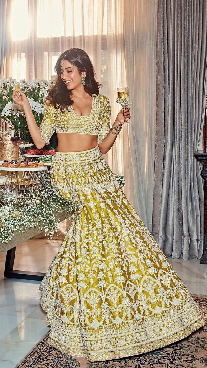 Manish Malhotra Lehenga | Bridal Lehenga | Designer Bridal Lehenga Ideas | Designer  bridal lehenga, Bridal lehenga collection, Indian bridal lehenga
