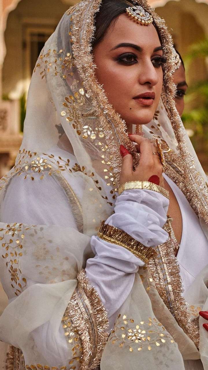 BridesOnly: Stunning Jewellery Options To Go With Your Ivory Lehenga! |  WeddingBazaar