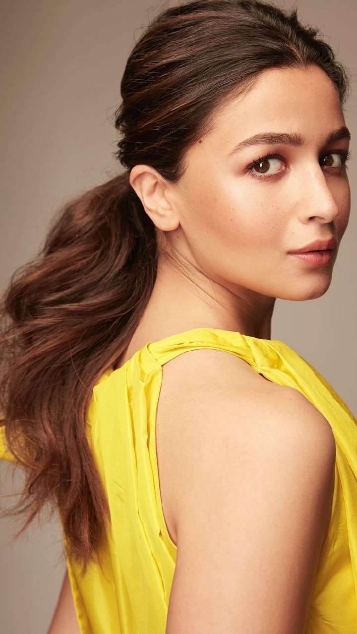 10 Surprisingly Easy And Chic Hairstyles Of Alia Bhatt You Should  Definitely Try