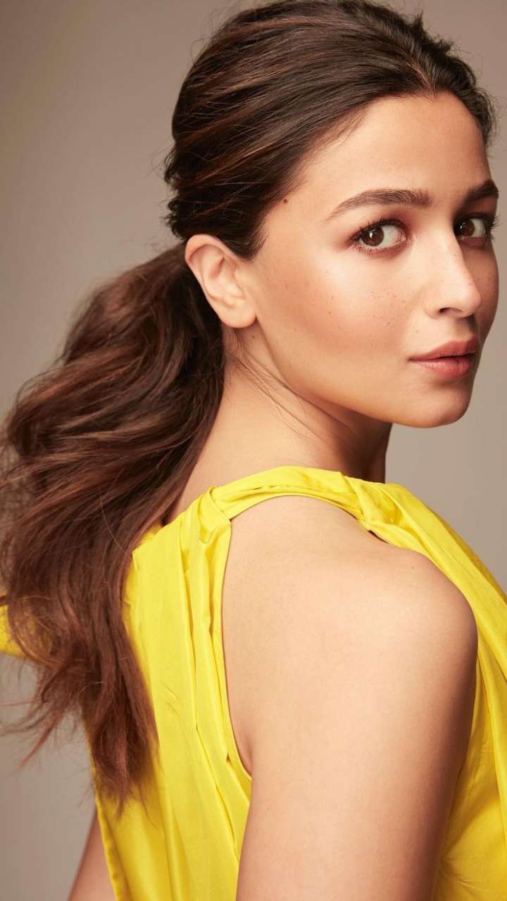 Alia Bhatt Inspired Trendy Ponytail Hairstyles To Recreate