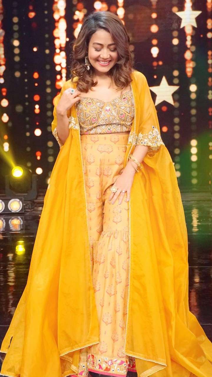 Neha Kakkar Showing Boobs - Neha Kakkar Looks So Adorable In Indo-Western Outfits