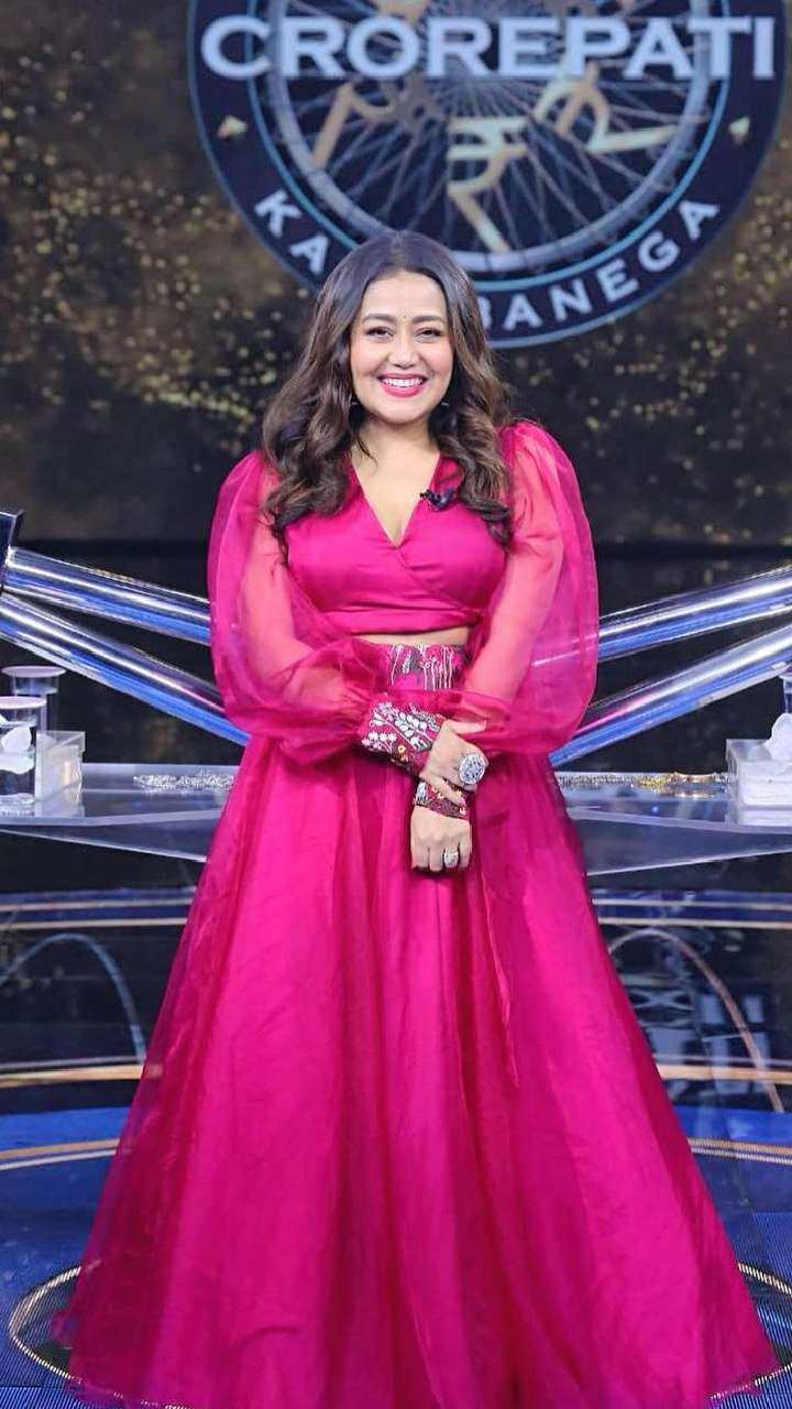 720px x 1280px - Neha Kakkar Looks So Adorable In Indo-Western Outfits