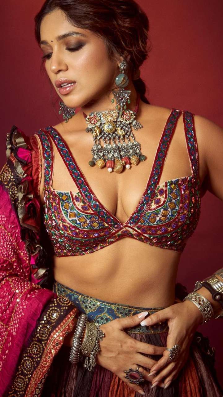 https://imgeng.jagran.com/webstories/40909/bhumi-pendnekar-inspired-trendy---sizzling-blouse-designs--2--1678178057.jpeg