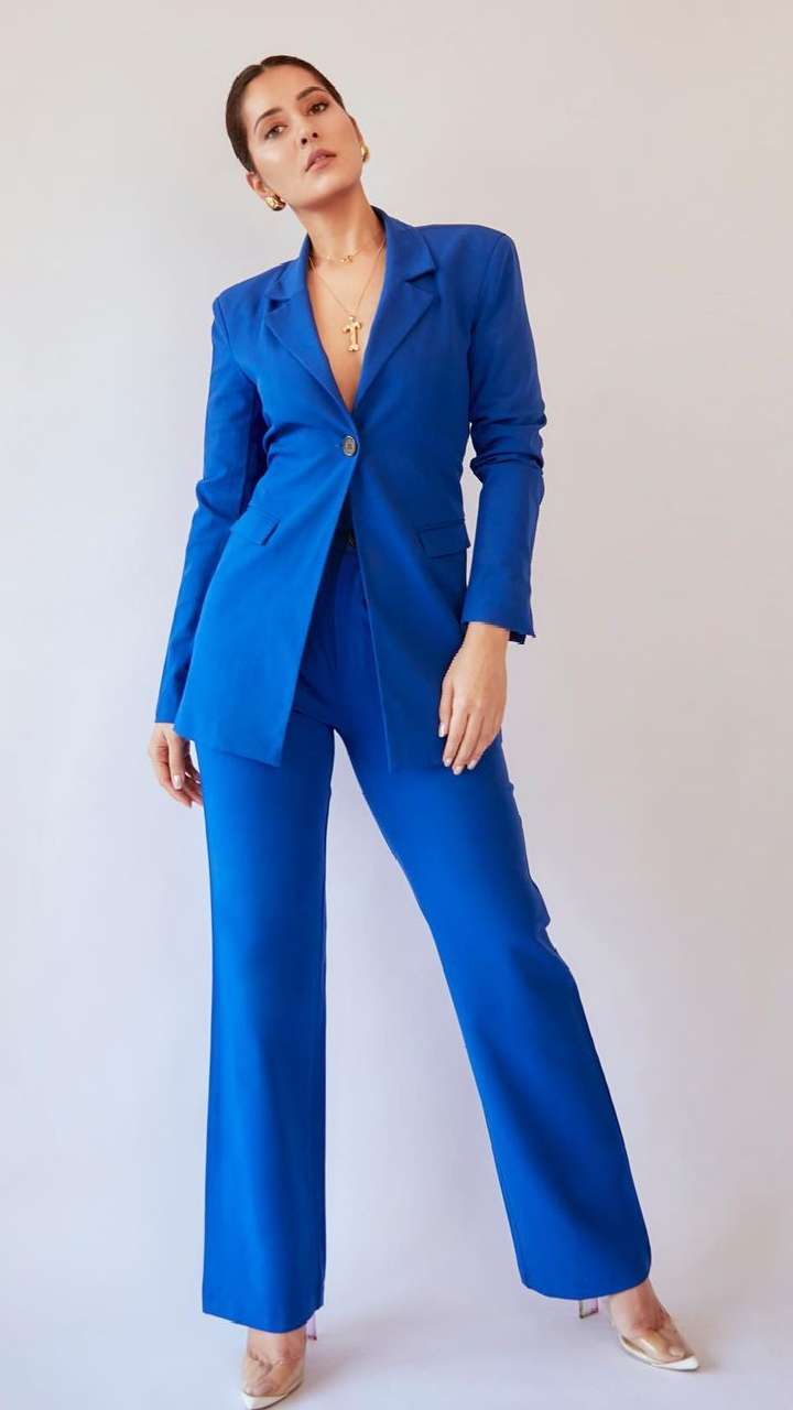 www.trashness.com | Navy blue blazer outfit, Blue blazer, Khaki slacks