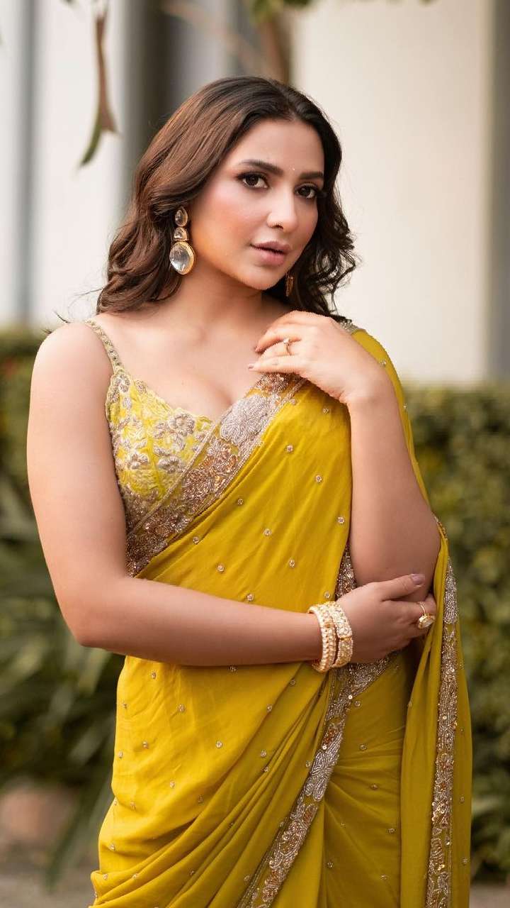 Subhashree Ganguly Inspired Hottest Saree Blouse Designs, Trendy Blouse  Designs