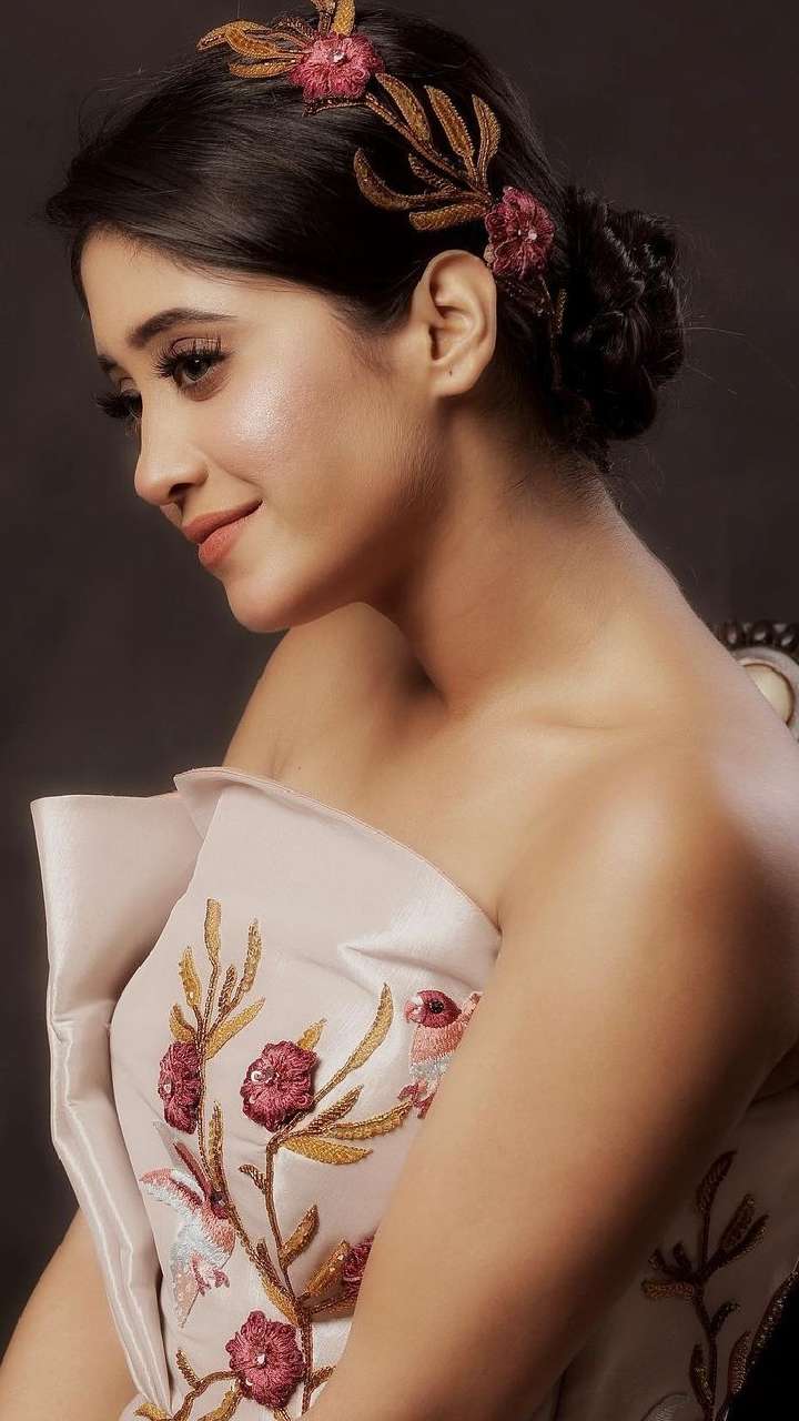 Akshara In White Gown  Yeh Rishta Kya Kehlata Hai  Hina Khan  Star Plus   video Dailymotion
