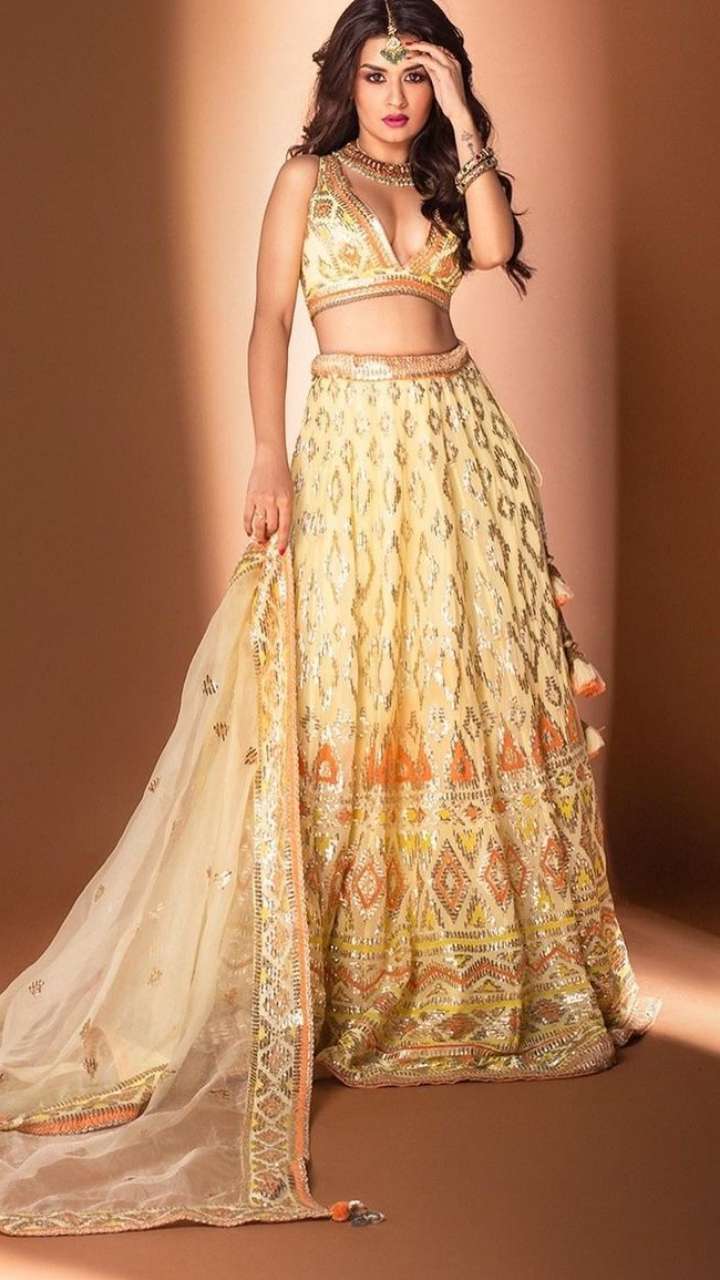 Indian Wedding Designer Bridal Lehenga Choli in USA for Women, Trendy  Velvet Lehenga Choli, Heavy Embroidered Lehenga Choli With 2 Dupatta - Etsy  Israel
