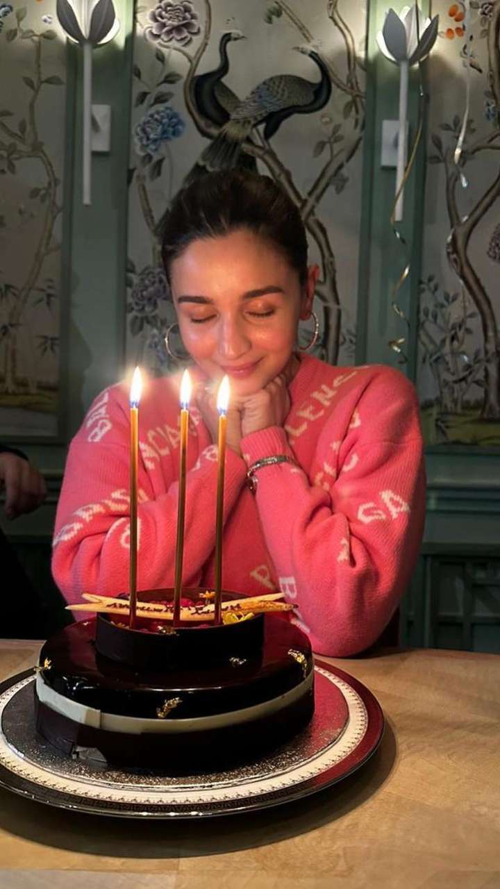 Alia Bhatt Turns Thirty Alia Bhatt Birthday Pics