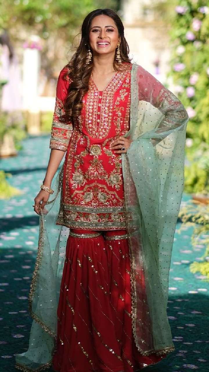 Embroidered Georgette Punjabi Suit in Peach : KRY1423