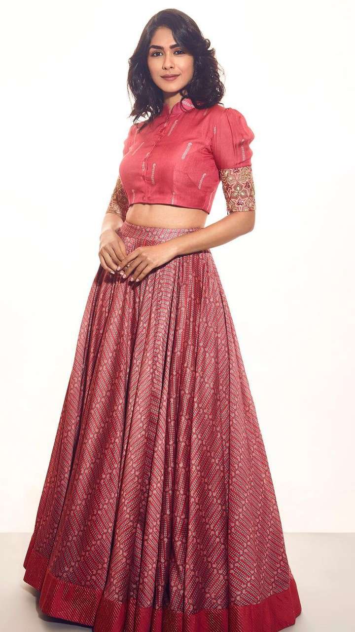 Give your traditional lehenga a modern spin like Madhuri Dixit | Elegant  skirt outfits, Stylish dress designs, Stylish dresses for girls
