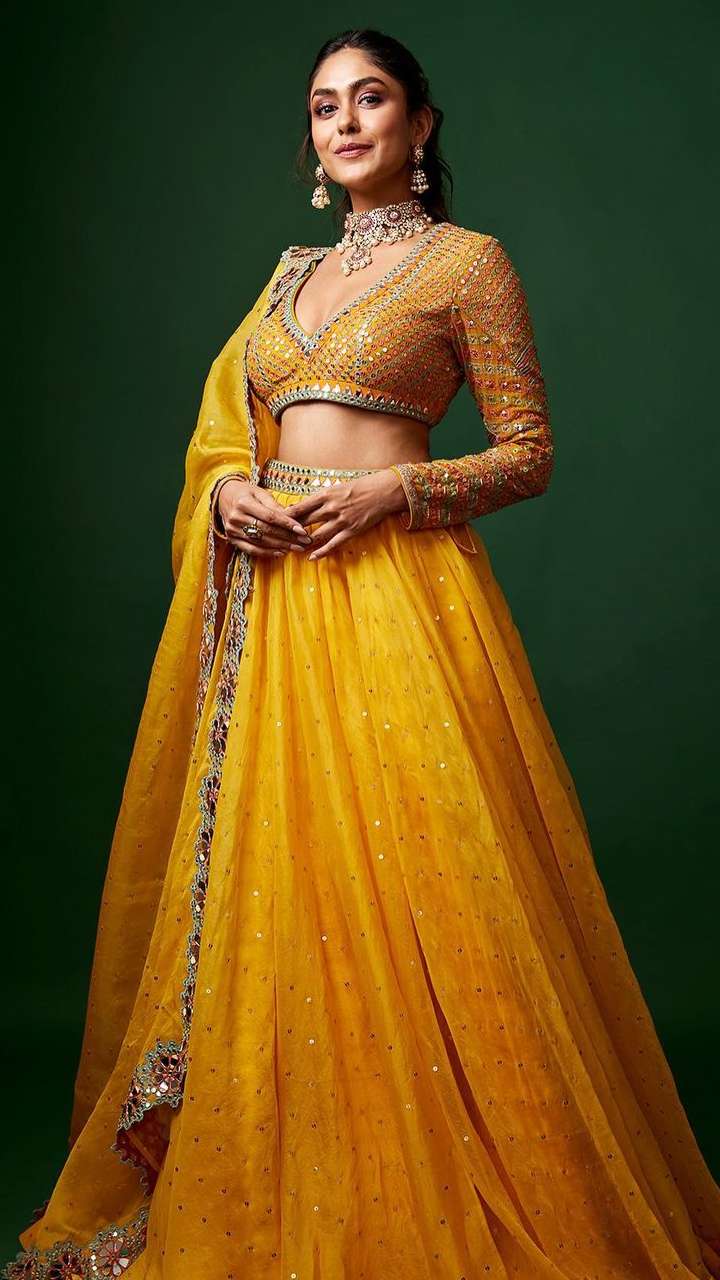 Light Yellow Lehenga Blouse | Indian wedding outfits, Indian designer wear, Blouse  designs