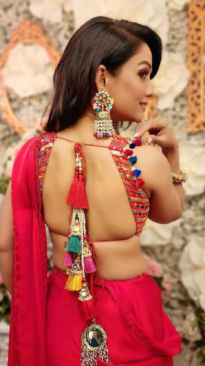 adaa khann s inspired impressive blouse designs 1679677490