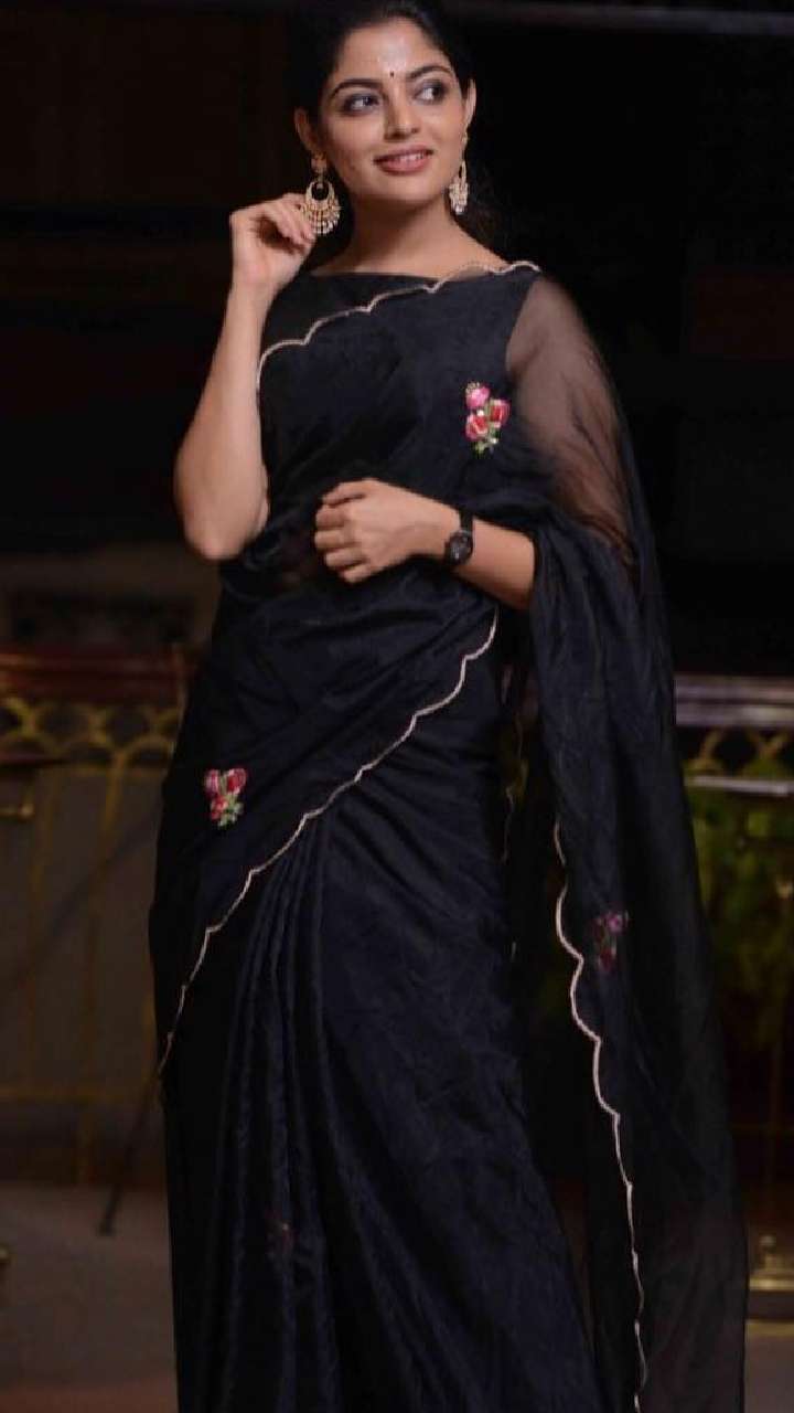 Nikhila Vimal | Cotton saree blouse designs, Cotton saree blouse, Kasavu  saree