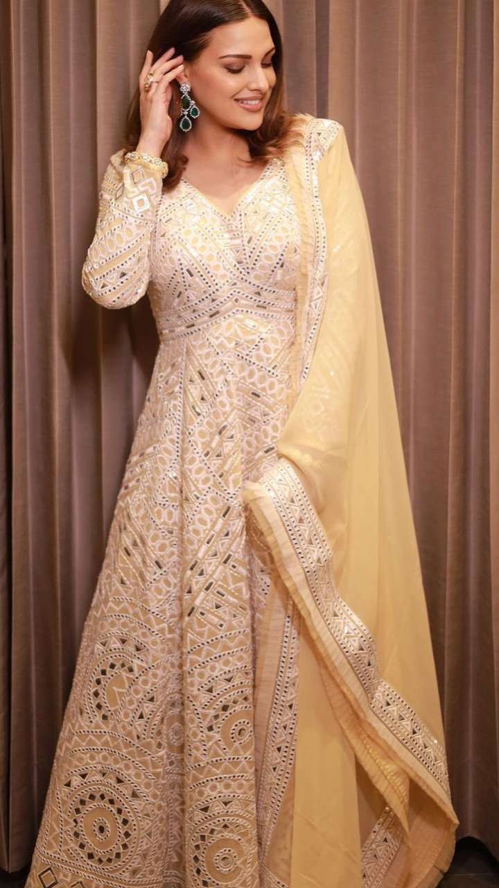 Eid 2023 Himanshi Khurana Inspired Suit Looks For Iftar Party Ramadan 2023 Trendy Suit Looks 