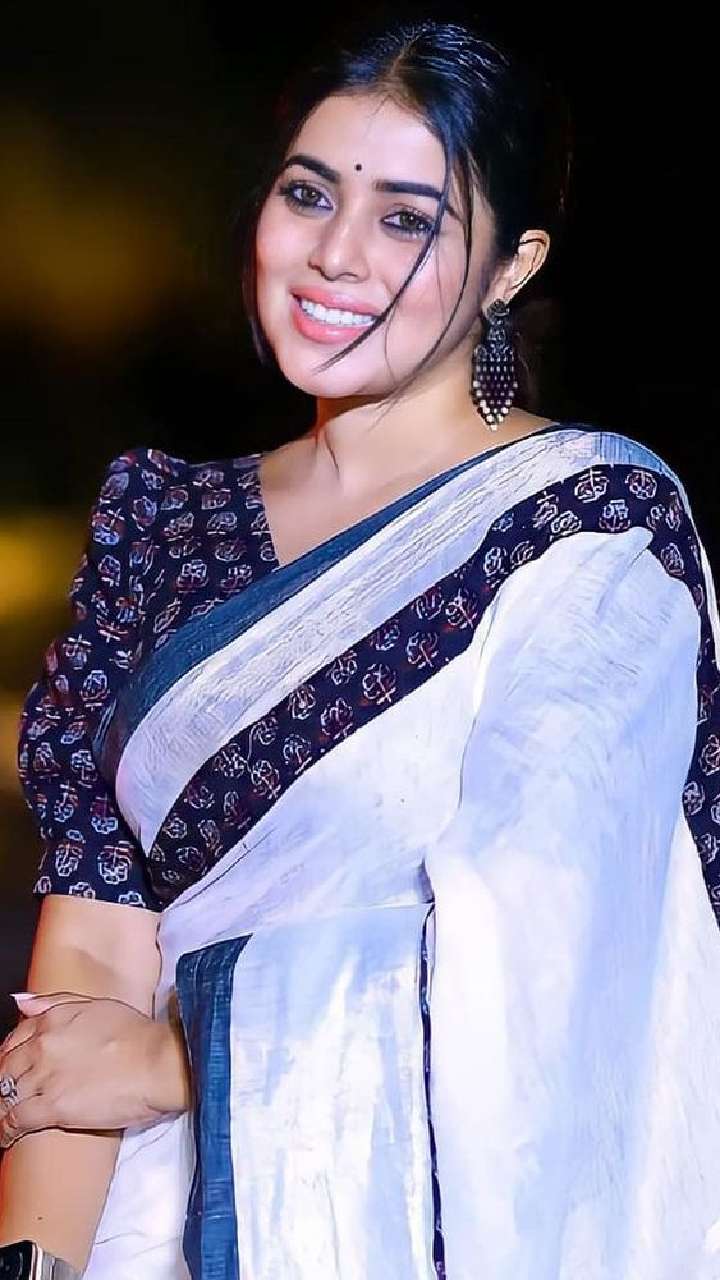 Shamna Kasim - Poorna Fans - Saree Sexy Shamna (SSS) | Facebook