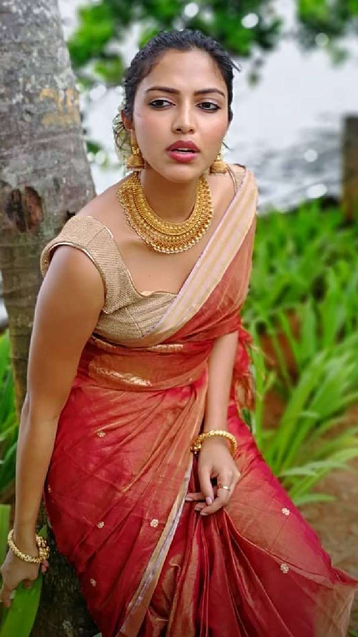 Ganesh Chaturthi 2023: Amala Paul Inspired Ethnic Wear To Celebrate The  Festival