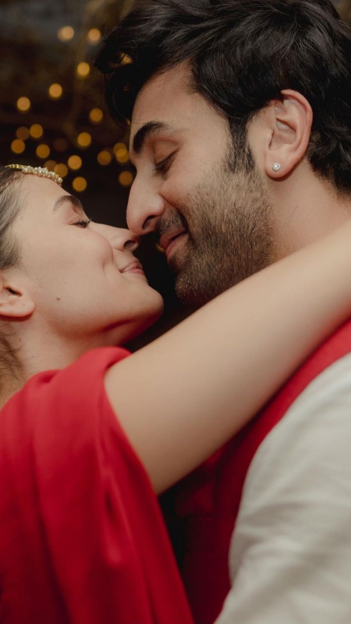 Alia-Ranbir Welcome A Baby Girl!  Some Aww-some Moments Of The Couple