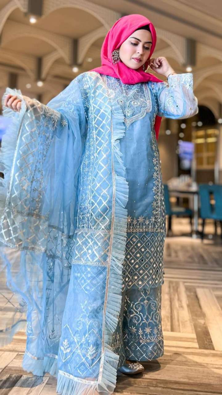 Eid 2023: Saba Ibrahim Inspired Gorgeous Suit Looks For Eid| Suit ...