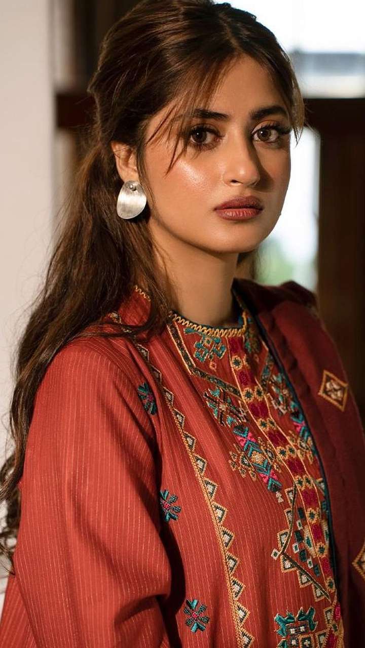sajal ali inspired trendy stylish hairstyles for eid 1681361406