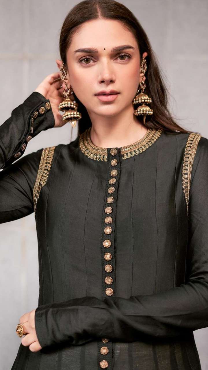 Beautiful Indian girl in black kurti with oxidise jewellery | Black kurti,  Girl, Indian girls