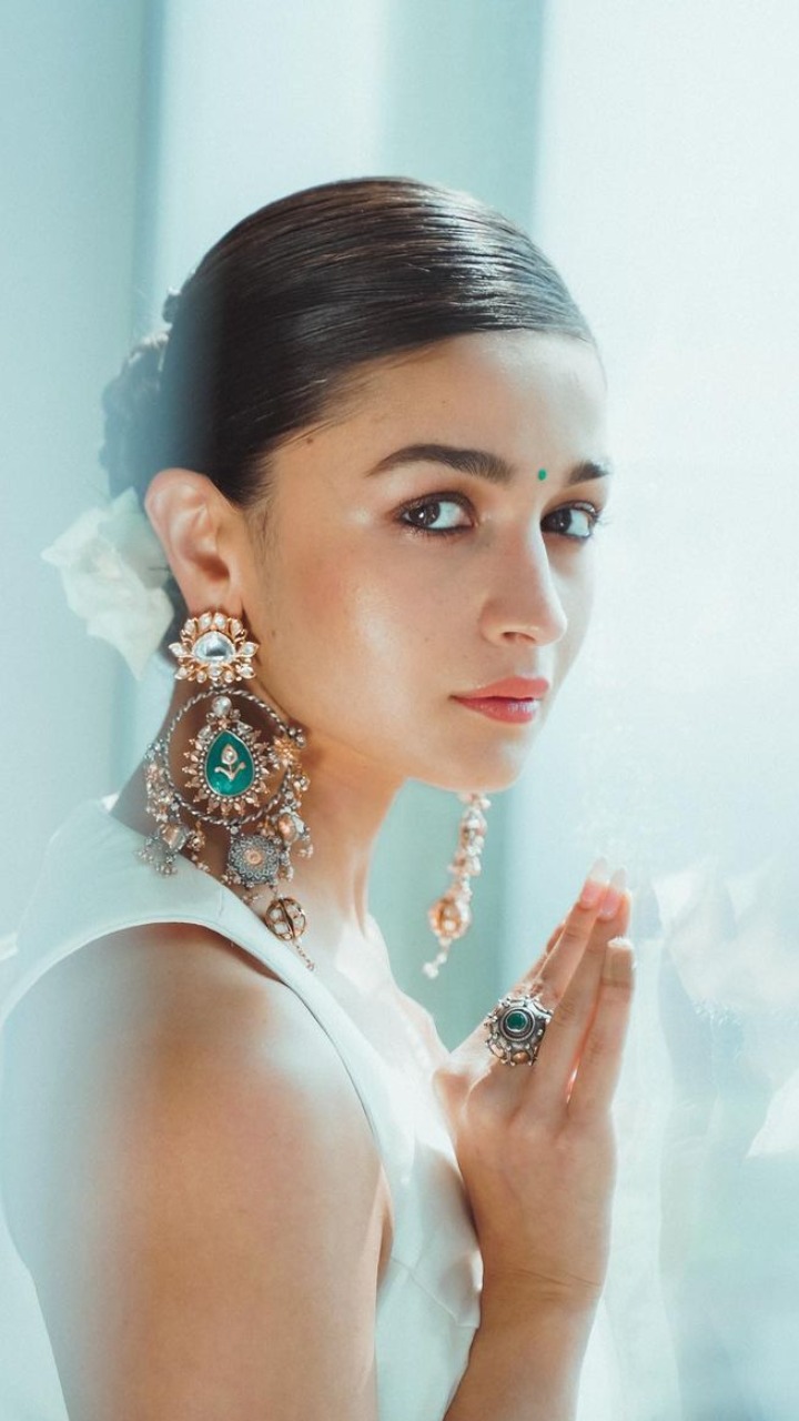 Alia Bhatt's Stellar Earrings Collection Is One To Take Notes From