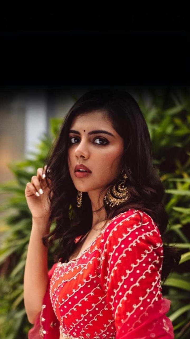 Kalyani Priyadarshan Looks So Elegant In Her Designer Lehenga