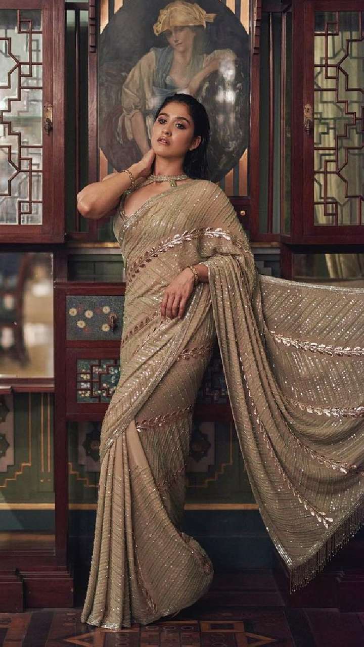 https://imgeng.jagran.com/webstories/45731/telugu-actress-regina-cassandra-s-pretty-sarees-for-bridesmaids-1682326695.jpeg