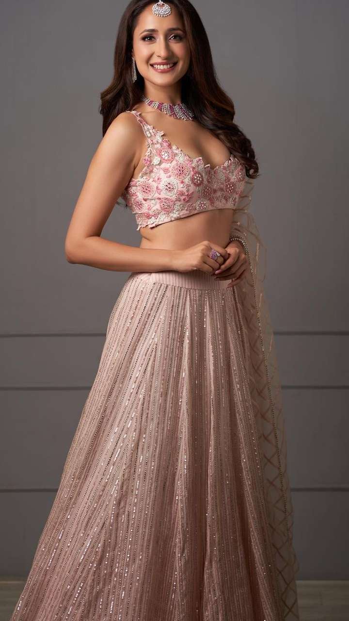 Telugu Actress Pragya Jaiswal's Lehenga Designs | Lehenga blouse ...