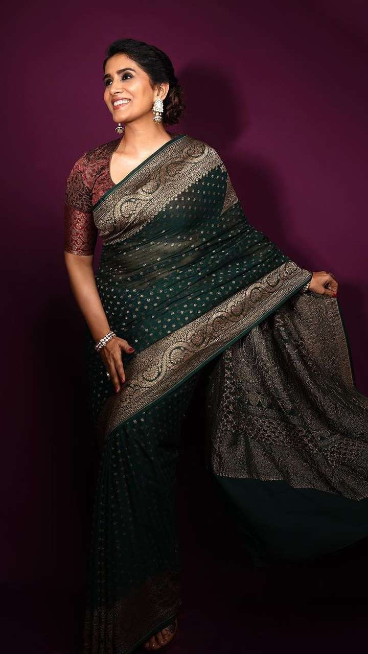 Sonali Kulkarni Graceful Saree, Trendy Wedding Saree