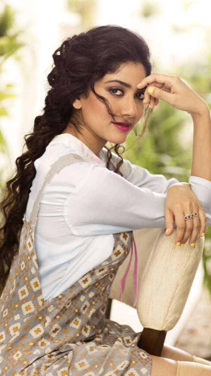 sai pallavi_inst_cute_actress_longhair | Long hair styles, Long indian  hair, Indian hairstyles