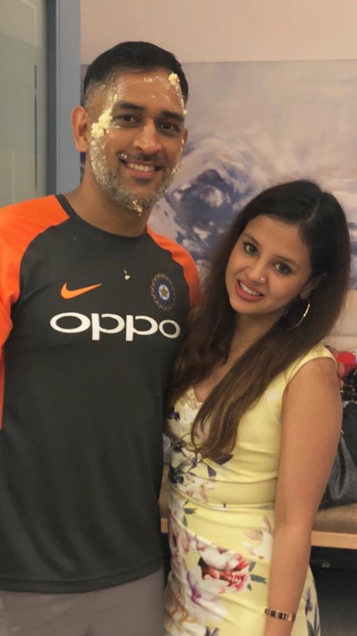 MS Dhoni and Sakshi Singh Are A Couple To Adore, See Pics