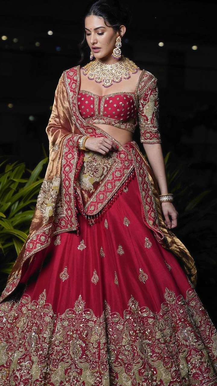 Wedding Wear Red Silk Designer Lehenga, 2.50 Mtr at Rs 1200 in Surat