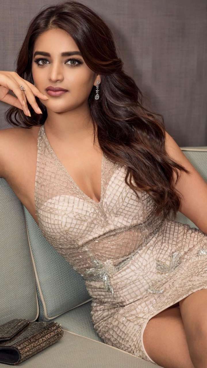 nidhhi-agerwal-diet-plan-for-hot-curves-diet-tips-weight-loss-tips